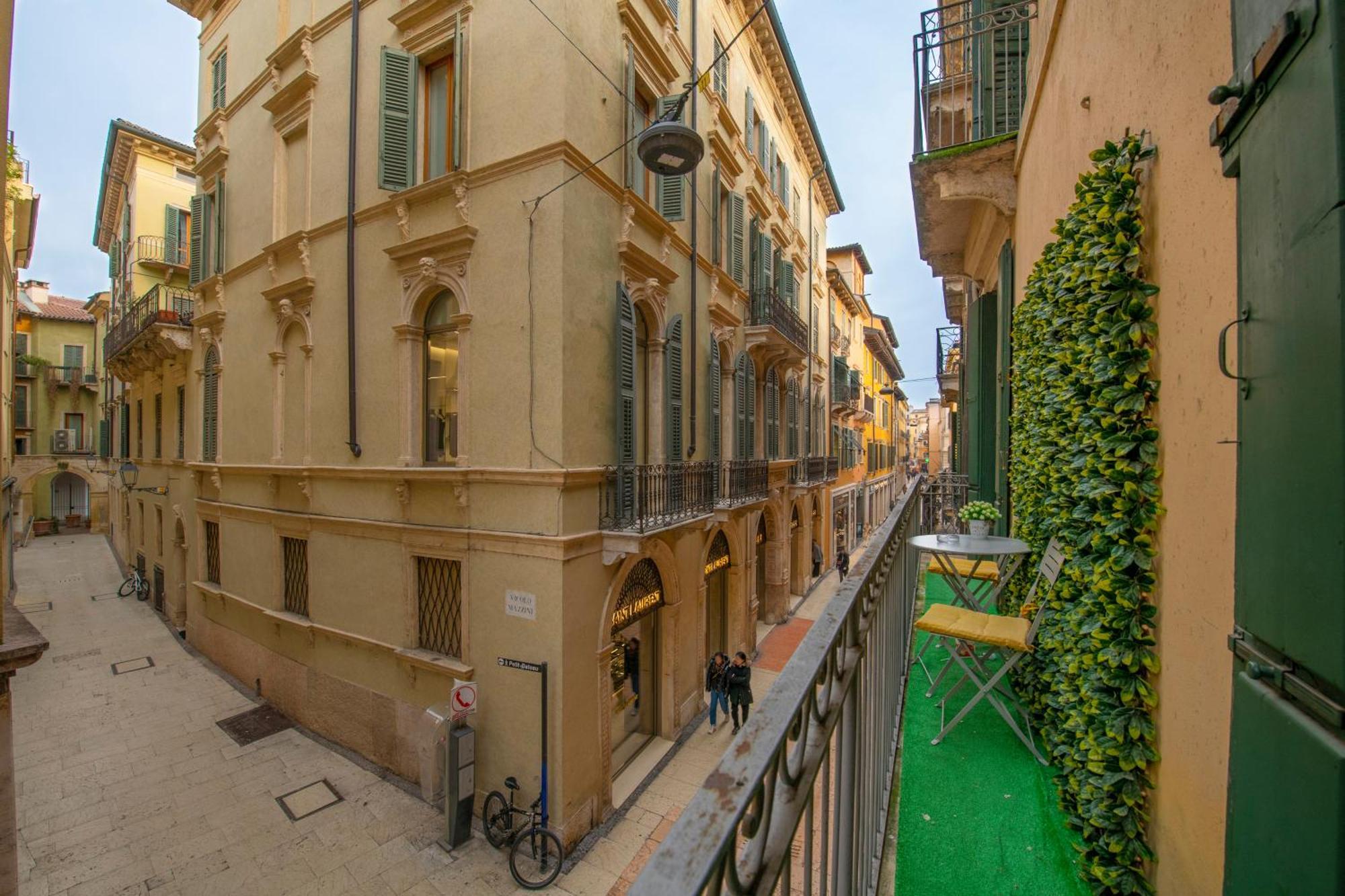 Palace Home Mazzini Verona Center 1 Dış mekan fotoğraf